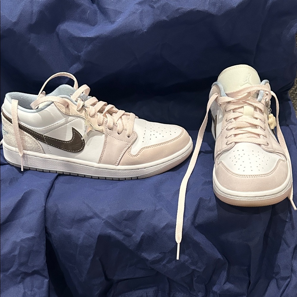 Nike Air Jordan sneakers Size 11 - Women's